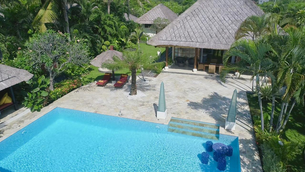 Villa Surgawi ロヴィーナ エクステリア 写真